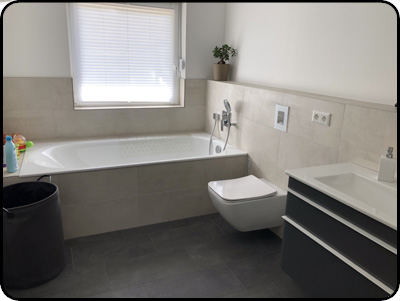 Badezimmer mit Trockenbau-Vorwandinstallation — Referenz Möhricke Bernau