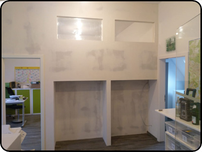 Verspachtelte Trockenbauwände im Ladenbau — Referenz Möhricke Bernau